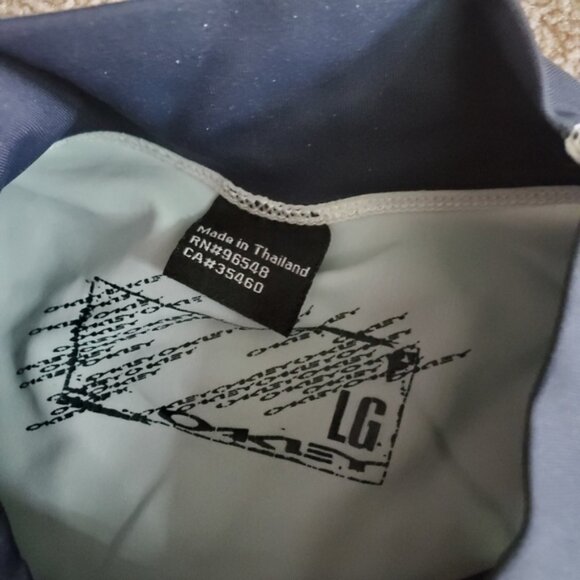 Oakley Colorblock Surf Swim Beach Resort Rashguard Top L - Picture 3 of 6
